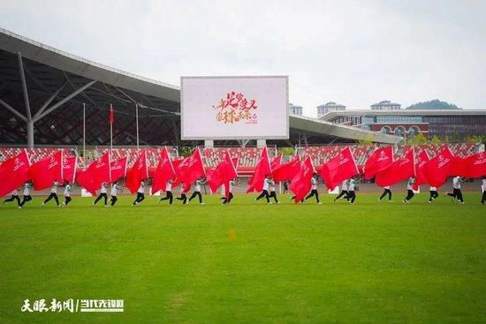 年夜学传授卡林迪测验考试开放式关系，起头了本身的爱欲摸索，前后与学生和同事约会，工作的成长却渐渐掉往了节制。苏妲受雇帮手扫除阿吉特的独身公寓，他们之间有奥秘的性关系，阿吉特的怙恃来小住，一户人家前来提亲，苏妲看着两家人商讨亲事，不由暗自悲伤。家庭妇女瑞娜，与丈夫的老友产生了长达三年的婚外情，丈夫起头思疑瑞娜变节了他，瑞娜则向他说出本身在婚姻中的挫败感，并坦陈一切。女教师梅加本应沉醉在新婚的甜美中，却有本身的忧?，丈夫不解风情，只顾享受枕席之欢，不懂赐顾帮衬她的需求，同时婆家不断敦促她怀孕生子，她受同事瑞卡的开导想到了法子，却闹出笑话。影片由四位导演执导的短片构成，从分歧层面切磋了印度片子中鲜少触及以女性为主的爱欲题材，描绘了丰硕活泼的女性形象。